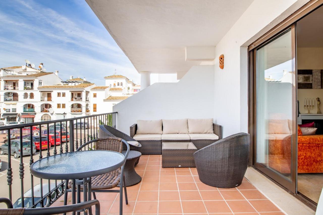 2261-superb On The Beach, On Duquesa Harbour Appartement Manilva