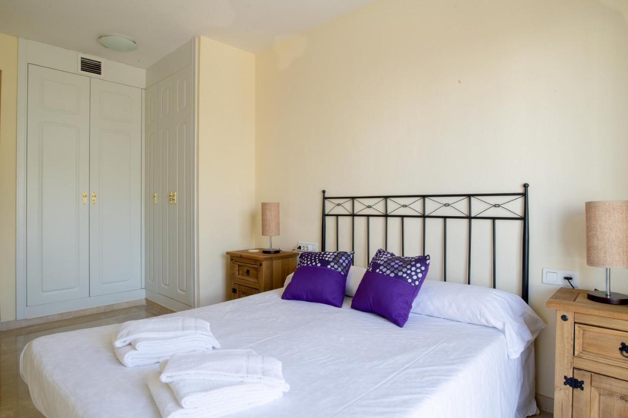 2261-superb On The Beach, On Duquesa Harbour
