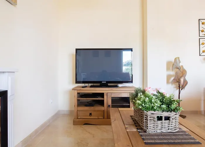 2261-Superb Apt On The Beach, On Duquesa Harbour